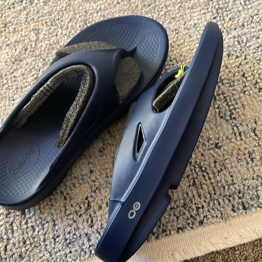 OOFOS Navy Recovery Flip flops thong sandals shoes women size 12 Men’s size 10 - Picture 4 of 12